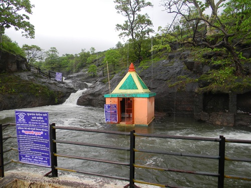 Kondeshwsar Ganesh Temple