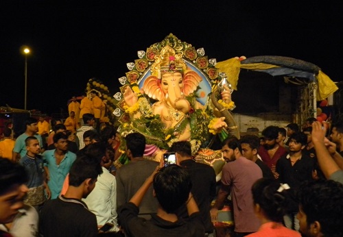 Ganesh Visarjan at Ganesh ghat, Kalyan